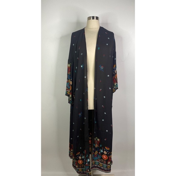 Kendal & Kylie Floral Semi Sheer Maxi Kimono - Picture 2 of 12